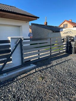 VÝSTAVBA OPLOCENÍ, DLAŽBY - 4