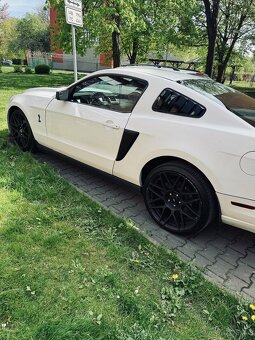 Ford Mustang GT 5,0 - 4