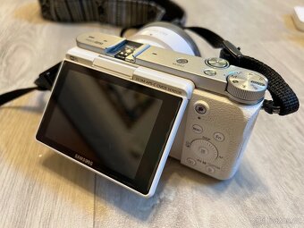 Samsung NX3000 + objektiv 16–50 mm OIS Power Zoom + přísluše - 4
