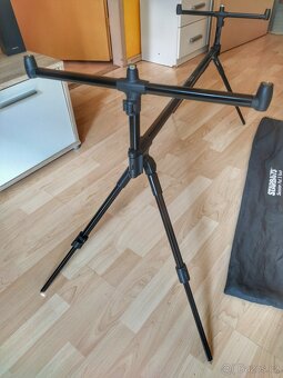 Prodám rybářský stojan Starbaits Session Pod 3 - 4