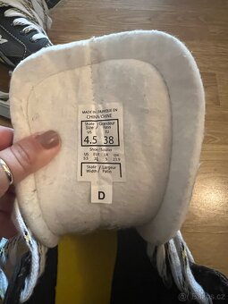 Prodám brusle CCM Tacks 9050 EU 38, šířka D - 4