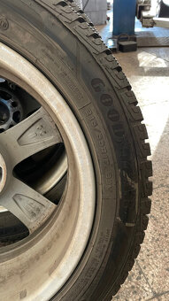 4 ks ZIMNÍ PNEUMATIKY GOODYEAR + 98 V(215/55 R17) - 4