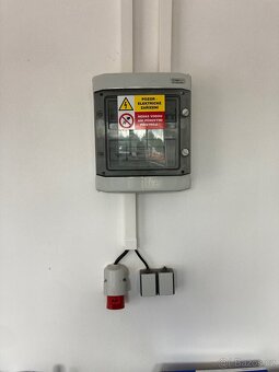 🚗 Pronájem garáže / skladu 40 m² – bezpečný areál s ostrahou - 4