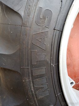 ZETOR 4011 - KOMPLET KOLA + BLATNÍKY - NOVÉ - 4