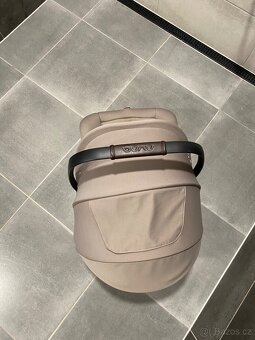 Prodám autosedačku Nuna Arra Next - 4