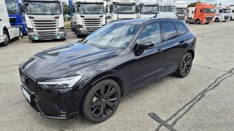 VOLVO XC60 2.0 AWD aut. Ultimate Black Edition - 4