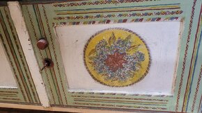 Nádherná starožitná malovaná komoda - 4