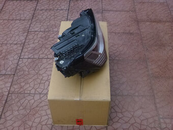 Audi Q8 E-Tron LED matrix originál pravé světlo 4KE941036D - 4