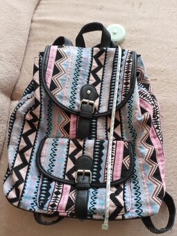 Prodám dámský látkový batoh - 4