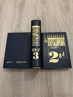 Všeobecné encyklopedie knihy 3ks - 4