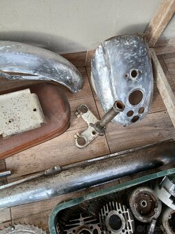 Jawa pionyr díly - 4