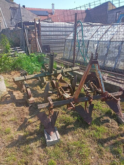 PRODEJ ZEMĚDĚLSKÝCH STROJŮ - 4