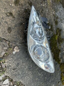 Prodám přední světlomet Peugeot 307 – levý - 4