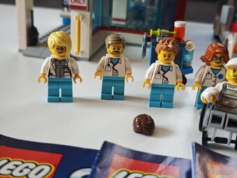 LEGO City 60204 - Nemocnice - 4