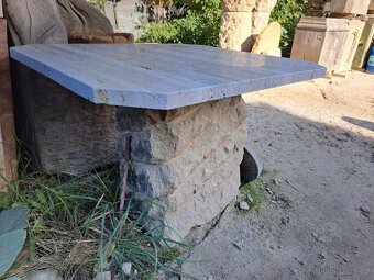 Kamenné stoly - 4