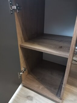 Psací stůl – zachovalý, moderní design - 4