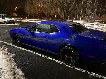 Dodge Challenger 6.4 scat pack Automat - 4
