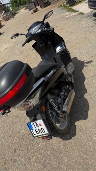 Skutr kymco 250 - 4