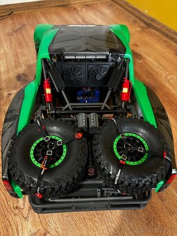 Prodám Traxxas UDR - 4