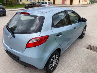 Mazda 2 1.3 i 55 kw Rv.12/2010,klima,bez koroze. - 4