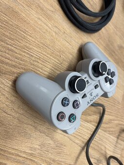 PlayStation 1 + ovladač - 4