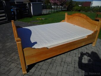 stylová dřevěná postel, rošt, matrace, smrk masiv - 4