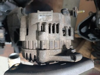 Nissan Navara D22 -motor - 4