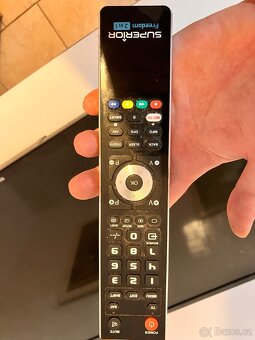 Sharp LCD color TV - 4