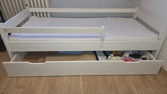 Dětská postel
 - 4