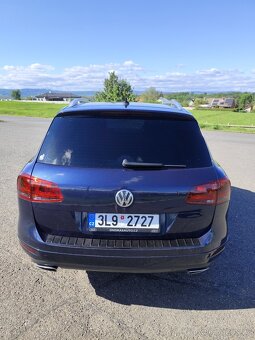 VW TOUAREG 7P 3.0 TDI, 176kW CASA, TAŽNÉ, 2011 - PĚKNÝ STAV - 4