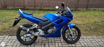 Prodám motorku Honda cbr 125 r 2004 - 4