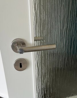 Interiérové dveře bílé 4x plné, 1x sklo - 4
