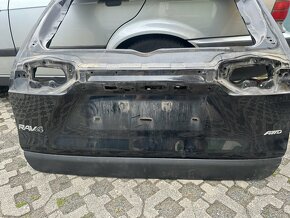 Páté dveře Toyota Rav 4 - 4