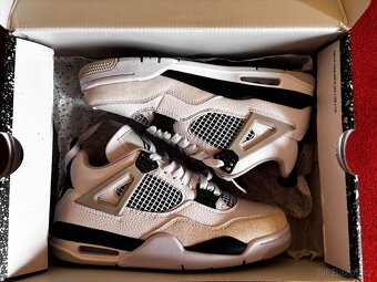 Jordan 4 Military Black - 4