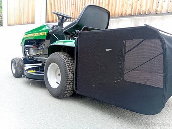 Prodám zahradní traktor John Deere - 4