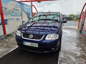 Prodam nebo vyměním Vw Touran 7mist Akce do neděle za 25000k - 4