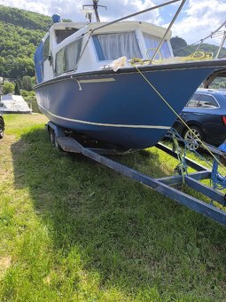 Prodám kajutovou motorovou loď - 4