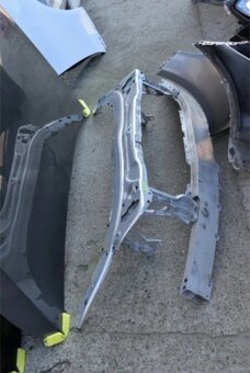 Prodám náhradní díly na Mercedes C W205 a lift - 4