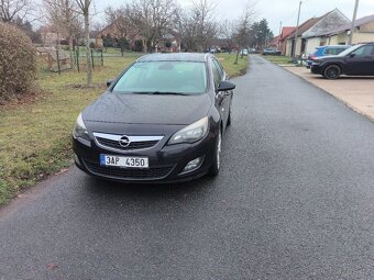Opel Astra 1,6 T kombi - 4