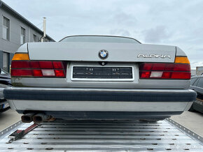 Predám BMW E32 750i V12 / na renováciu alebo diely - 4