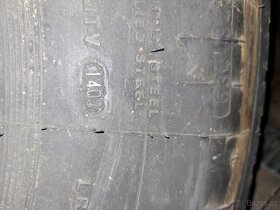 Prodám nákladní pneu Dunlop - 4