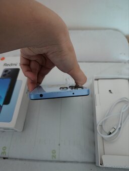Prodám mobil redmi 12 - 4