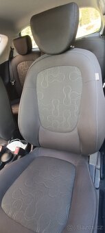 Prodám Hyundai i20 r.v. 2010, 3dveřový, najeto 46 tis. km - 4