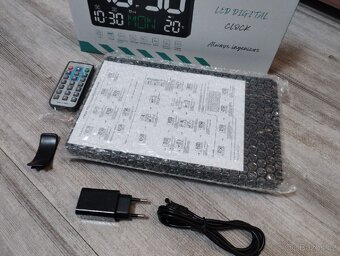 LED hodiny "multifunkční" (27x17) - 4