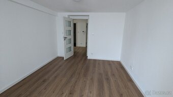 Ateliér v přízemí s předzahrádkou 2KK (54,9 m2), Bystřany - 4