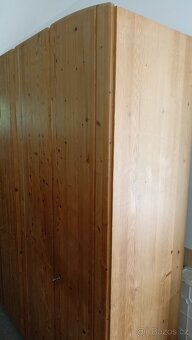 Šatní skříň z masivu borovice - 4