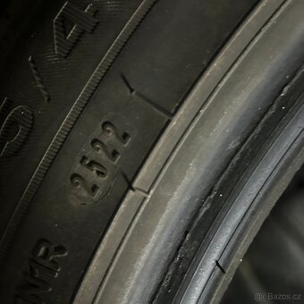Zimní pneu 255/45 R19 104V Dunlop 7mm - 4