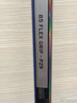 Hokejka CCM Ribcor Trigger 9K- pravá - 4