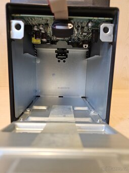 APC UPS - 750 - Záložní zdroj - bez baterie - 4