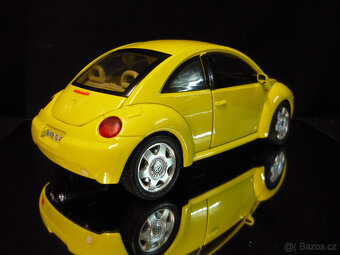 Volkswagen New Beetle VW Bburago 1/18 - 4